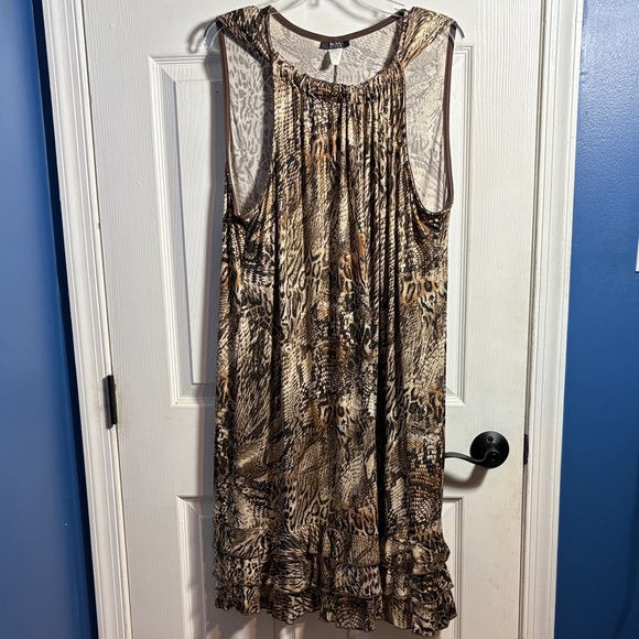 MSK Dresses & Skirts - MSK Women Sleeveless Gold Shimmer Ruffle Hem Animal Print Dress Size 2X